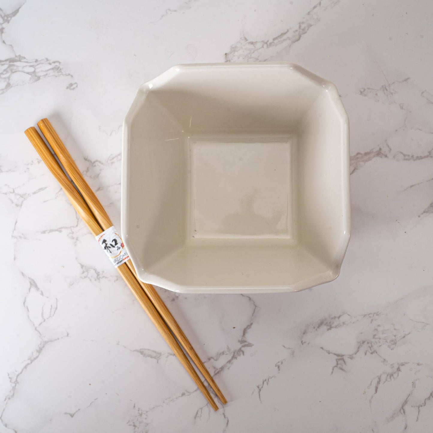 16oz 5"W x 4"H Takeout Box Serving Bowl With Chopsticks Pagoda
