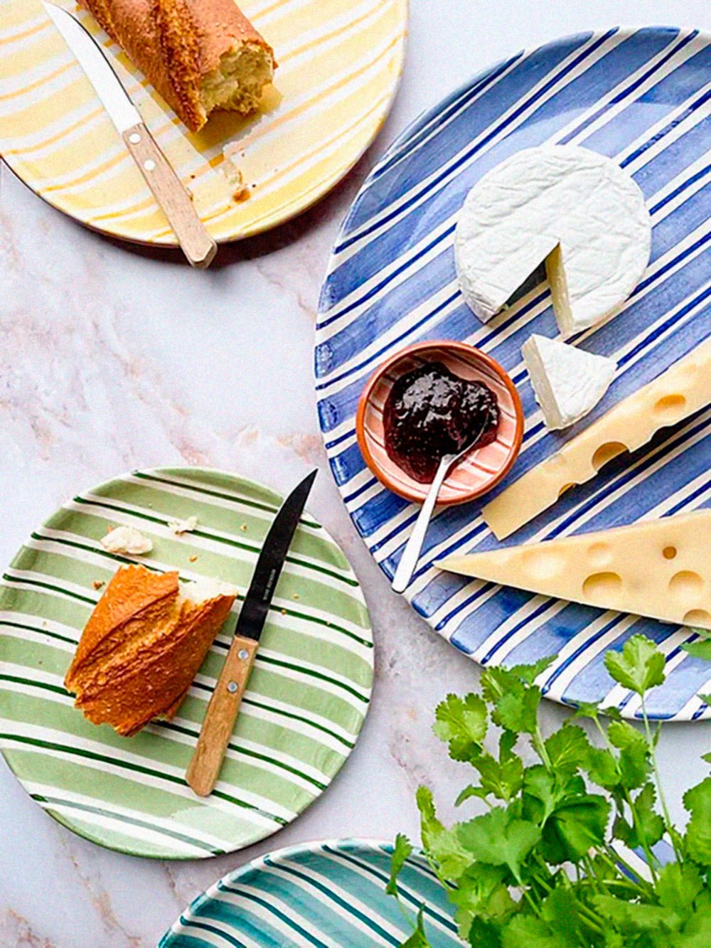 Casa Cubista Cabana Plates and Bowls - BluetevanaaCasa Cubista Cabana Plates and Bowls - Blue