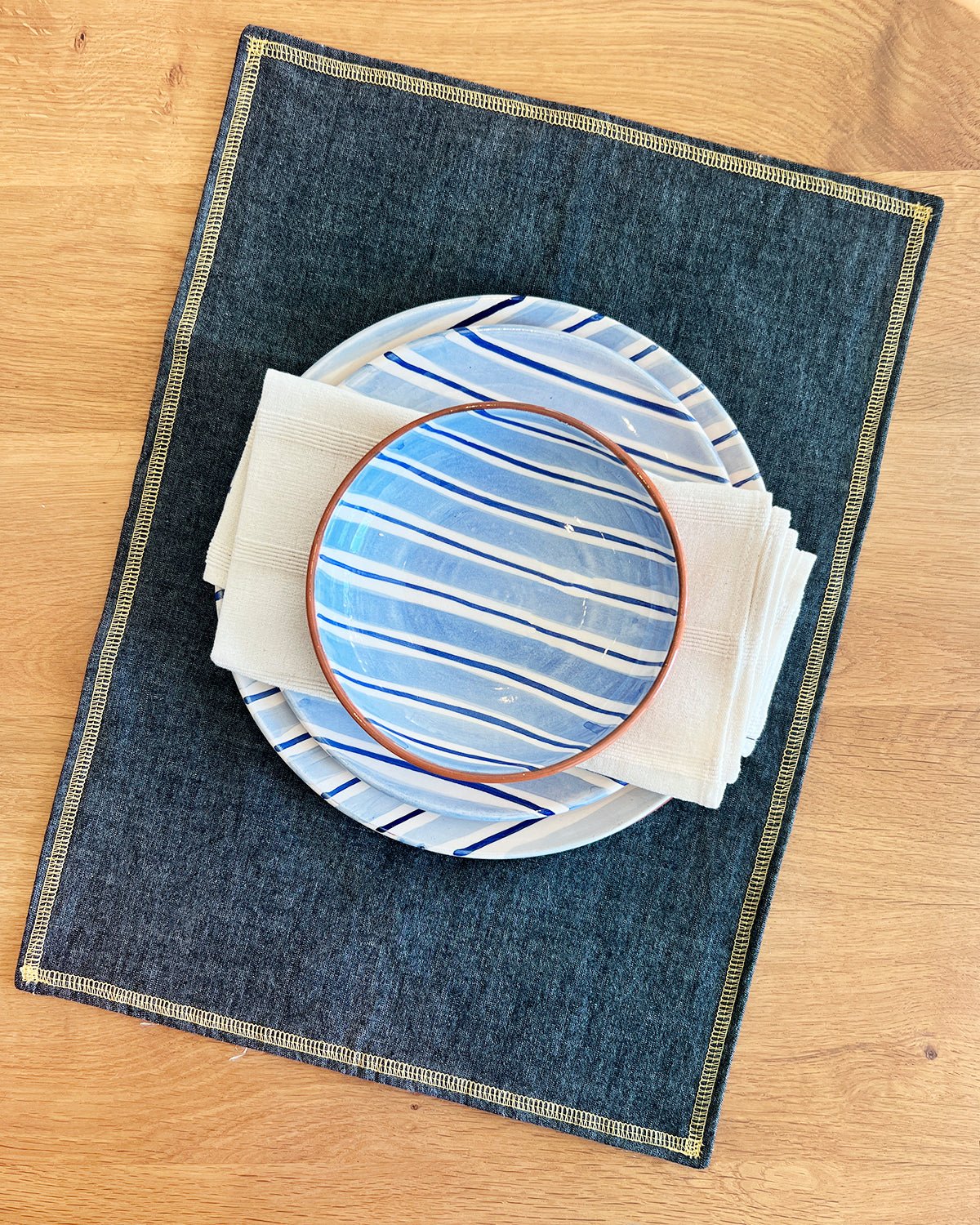 Casa Cubista Cabana Plates and Bowls - BluetevanaaCasa Cubista Cabana Plates and Bowls - Blue