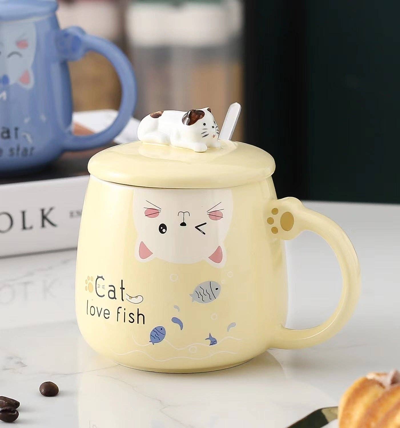 Cat Love Fish Mug With Lid and SpoontevanaaCat Love Fish Mug With Lid and Spoon