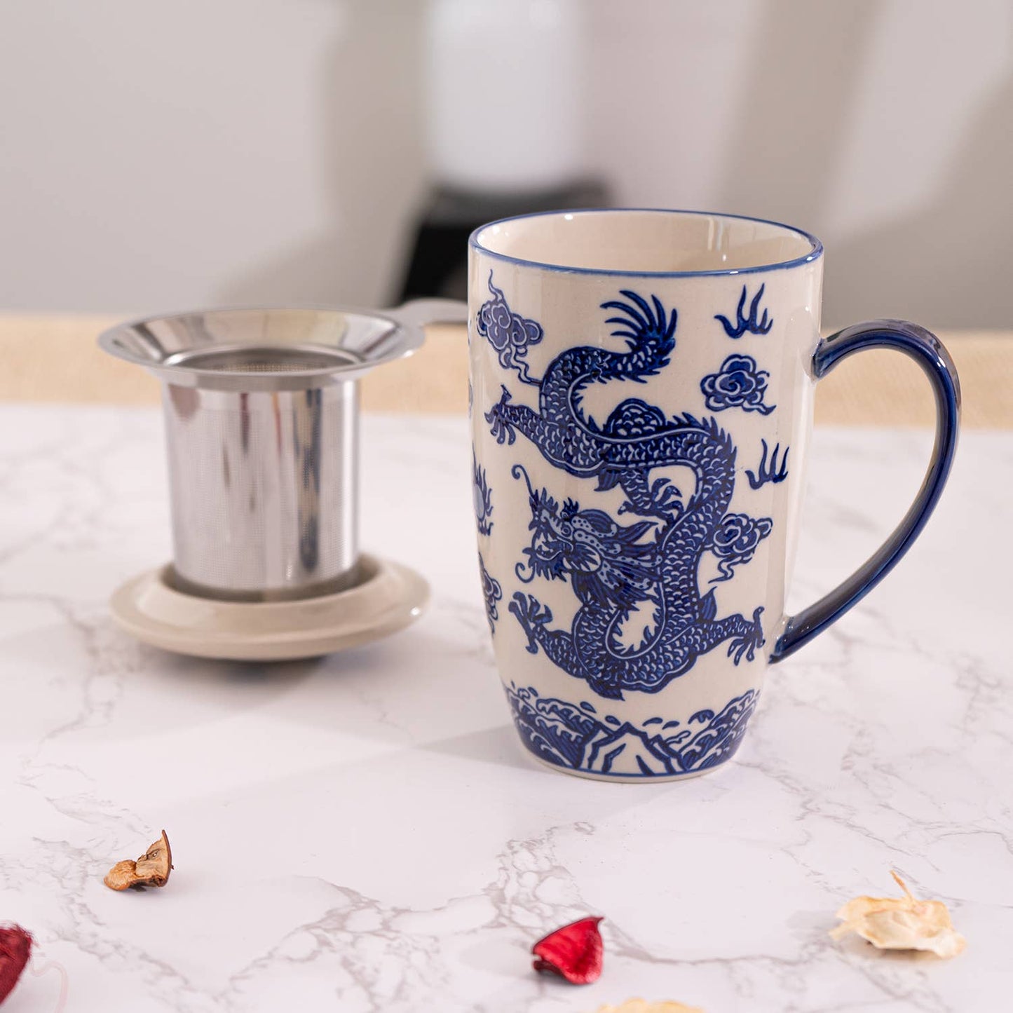 Porcelain Tea Mug with Infuser - Oriental Ryu DragontevanaaPorcelain Tea Mug with Infuser - Oriental Ryu Dragon