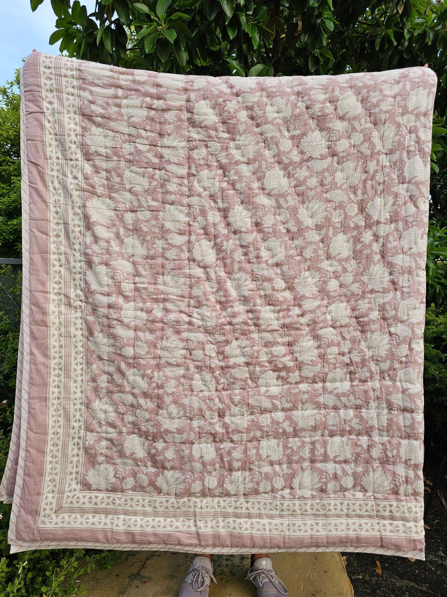 The Pink Lotus Quilttevanaapink lotus quilt front